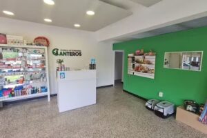 CLÍNICA VETERINARIA CANTEROS