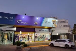 𝗴𝗹𝗲𝗲 &ndash; pet market [O&rsquo;Higgins Mall]