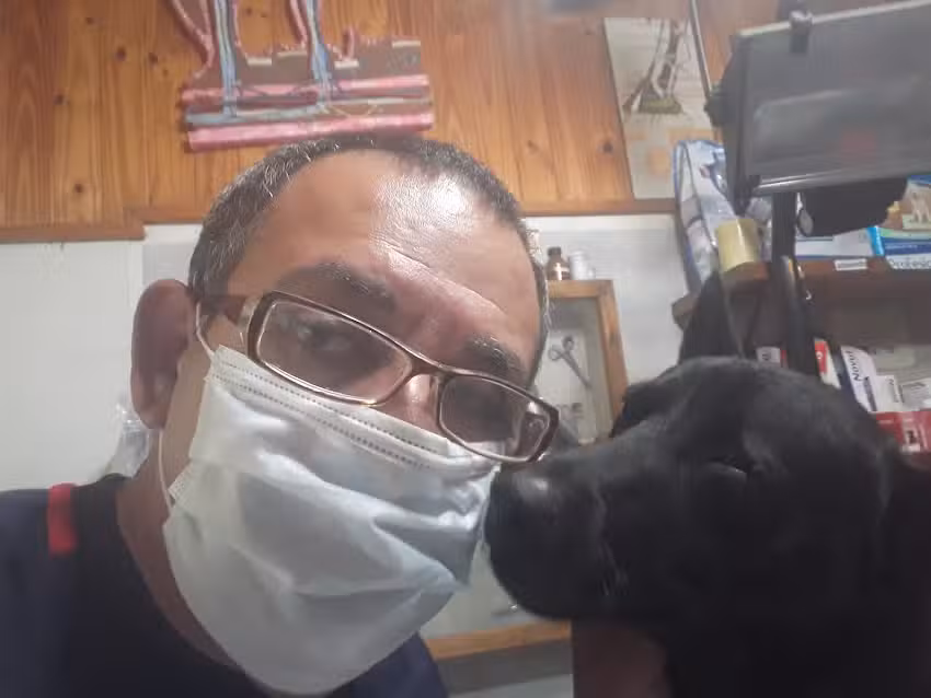 Veterinario Dr Hugo Eduardo Candino.